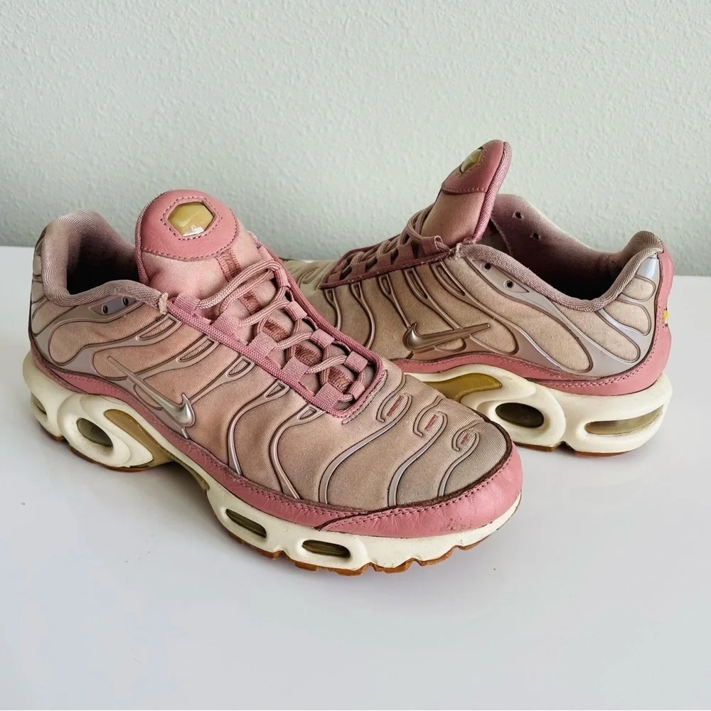 Nike air Max Rust women Size 7